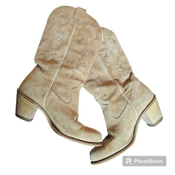 Wolverine Tan Suede Embroidered Heeled Boots Sz 7.5 Coastal Cowgirl Almond Toe - Picture 5 of 14
